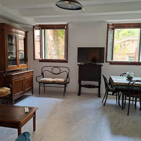 Apartment Quiet & Renovated In Dorsoduro - Garden View Venice